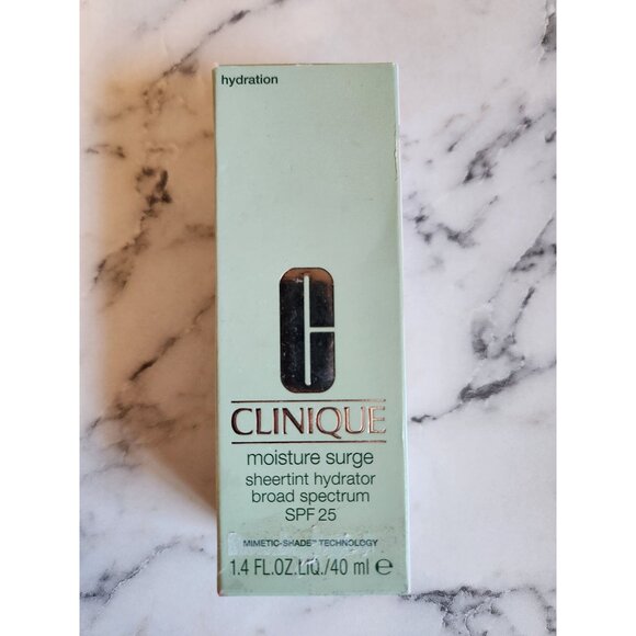 Clinique Moisture Surge Sheertint Hydrator Universal Light Medium 40ml - Picture 2 of 7